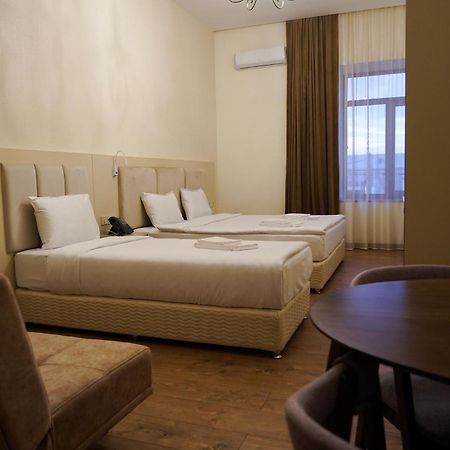 Kuma Hotel Gyumri Esterno foto