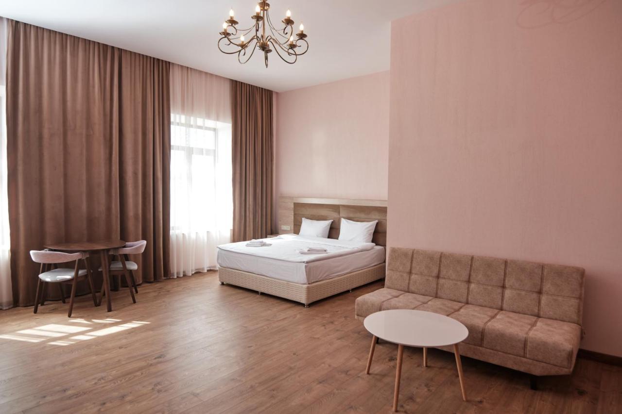 Kuma Hotel Gyumri Esterno foto