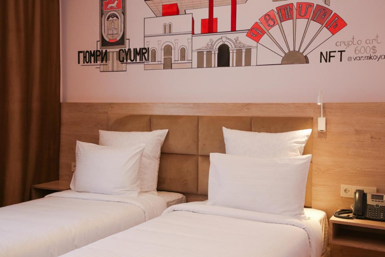Kuma Hotel Gyumri Esterno foto