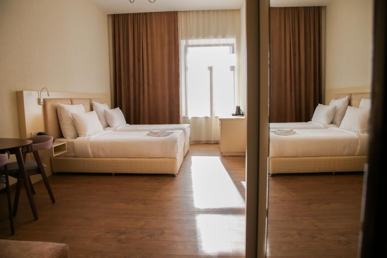 Kuma Hotel Gyumri Esterno foto