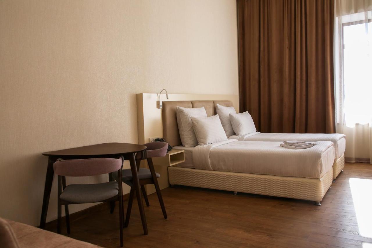 Kuma Hotel Gyumri Esterno foto