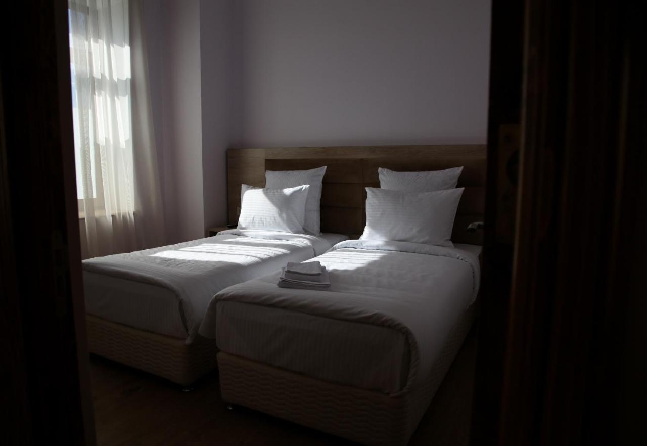 Kuma Hotel Gyumri Esterno foto