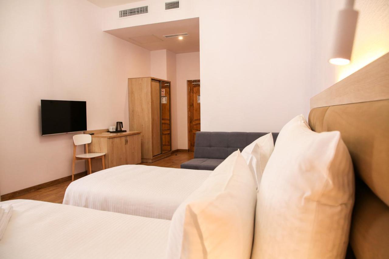 Kuma Hotel Gyumri Esterno foto