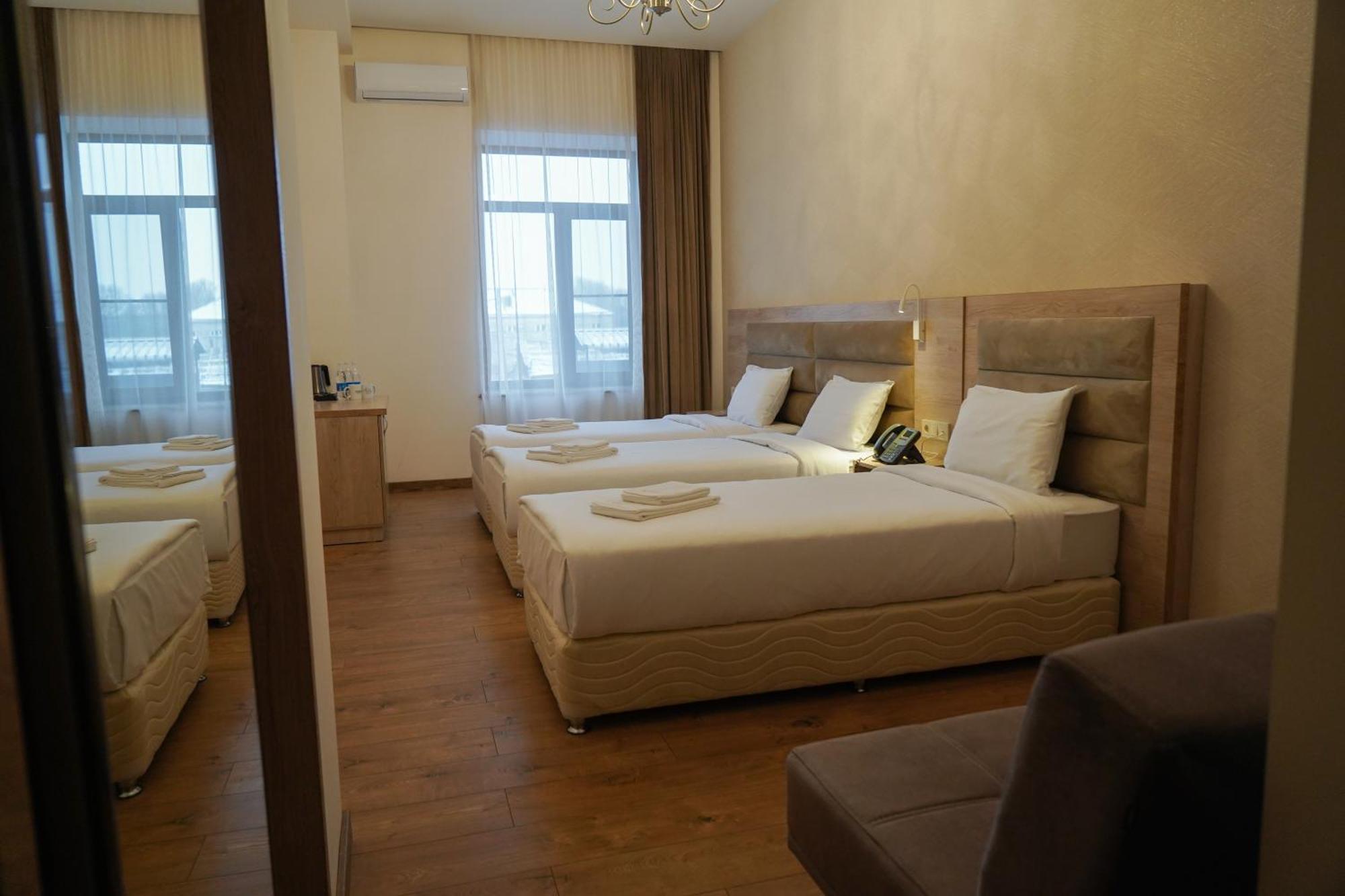 Kuma Hotel Gyumri Esterno foto